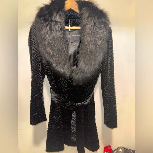 NWOT Ivanka Trump Small Black Faux Fur Collar Coat with Belt - Picture 2 of 4